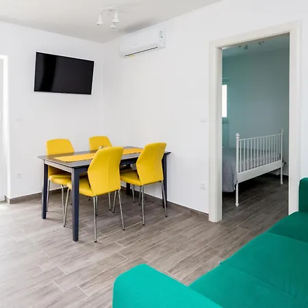 Aga Nemira شقة أوميس